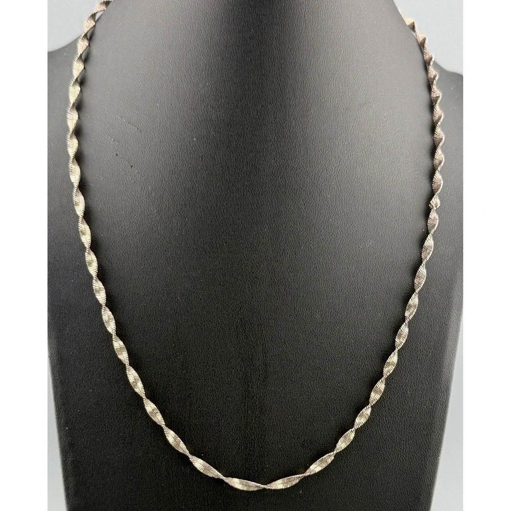 Vintage Italy Sterling Silver Twisted Herringbone Chain Necklace 20